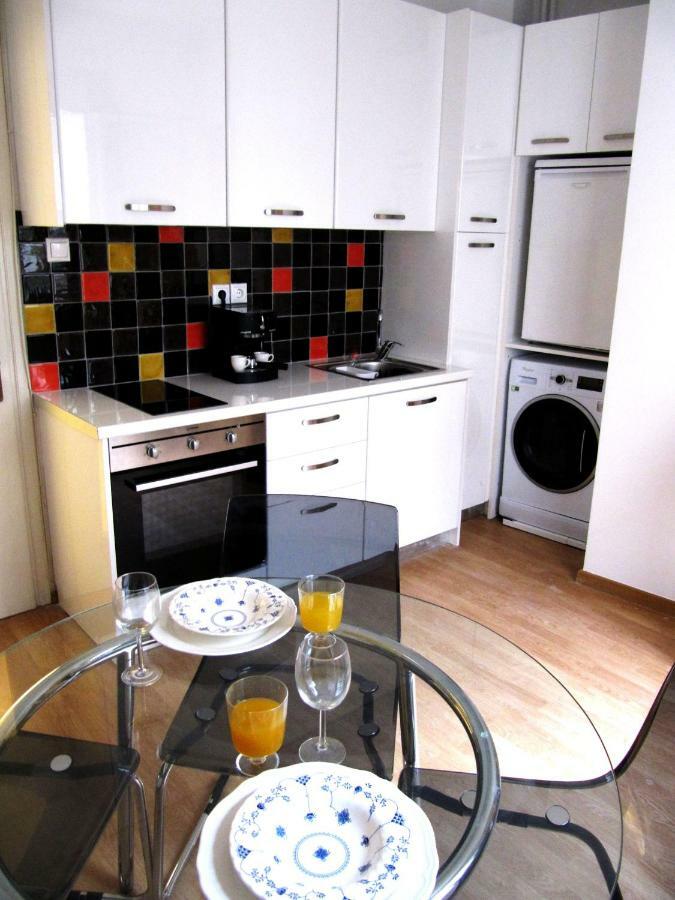 Unique Location With Rooftop View Афины Экстерьер фото